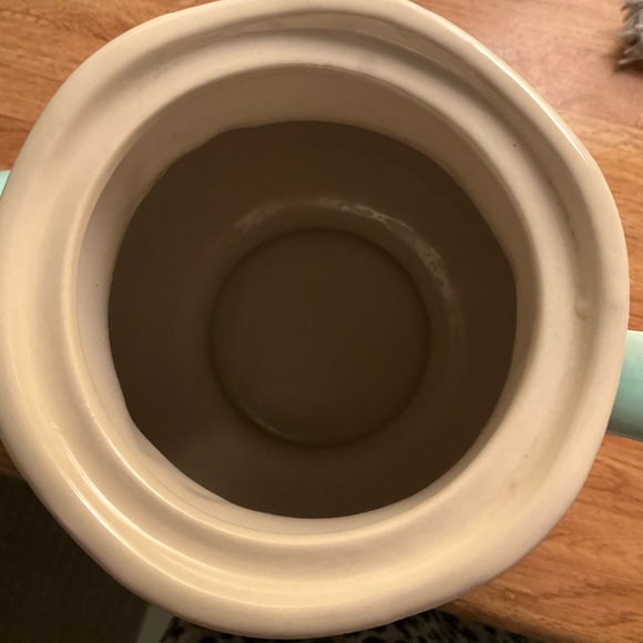 LIKE NEW Retired Pioneer Woman “Kari” 2.4-qt. Teapot - Picture 8 of 9